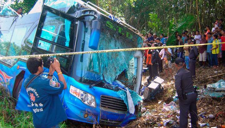 В Таиланде разбился автобус, перевозивший студентов
