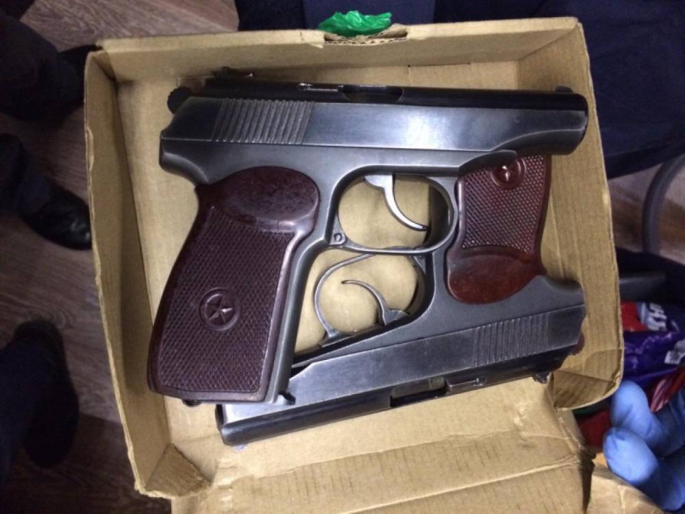 В Мурманске у наркоторговца изъяли три самодельных пистолета