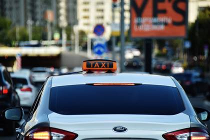 В России стало больше таксистов-нелегалов