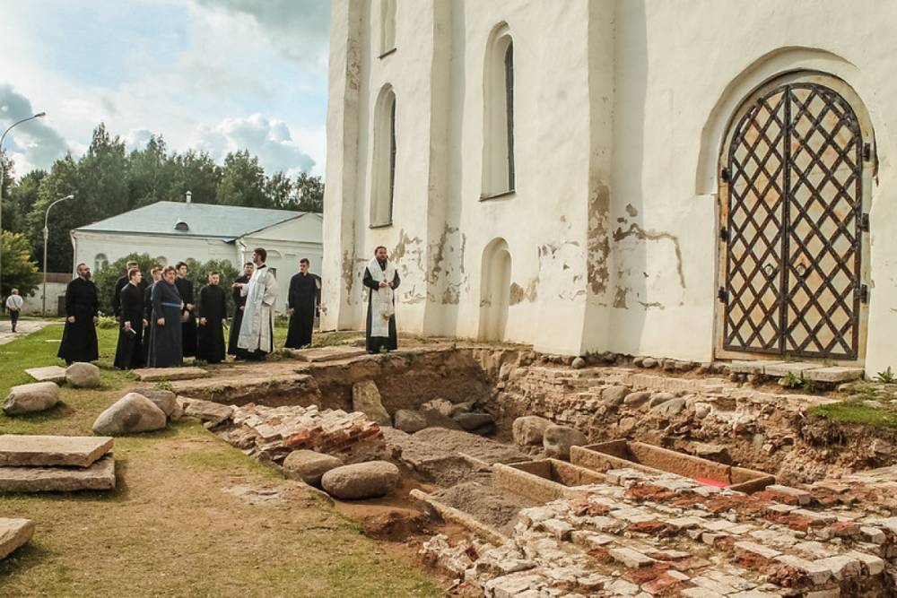 В Поморье нашли останки Михайло-Архангельского монастыря