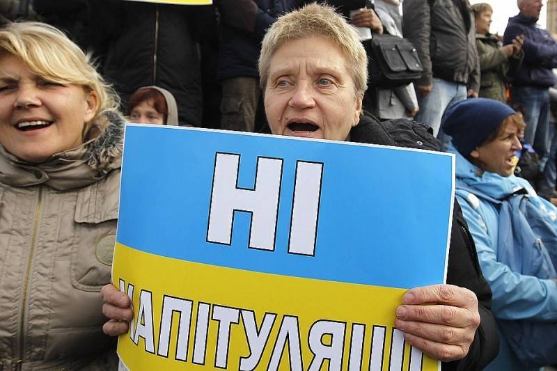 Срыв отвода войск в Донбассе и мольбы Вашингтону: главные украинские зрады и перемоги прошлой недели