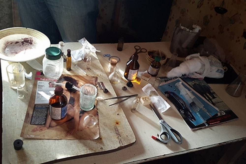 Двое жителей Воркуты организовали наркопритон