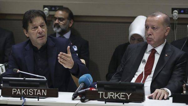 Эрдоган и Хан обсудят в Пакистане создание телеканала против исламофобии