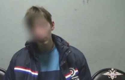 Видео: парень нападал с ножом на девушек, "чтобы отомстить бывшей"