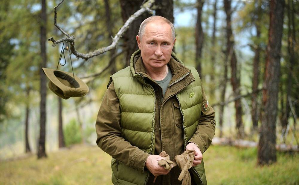 Песков не заметил в посланиях Путину поздравление от Зеленского