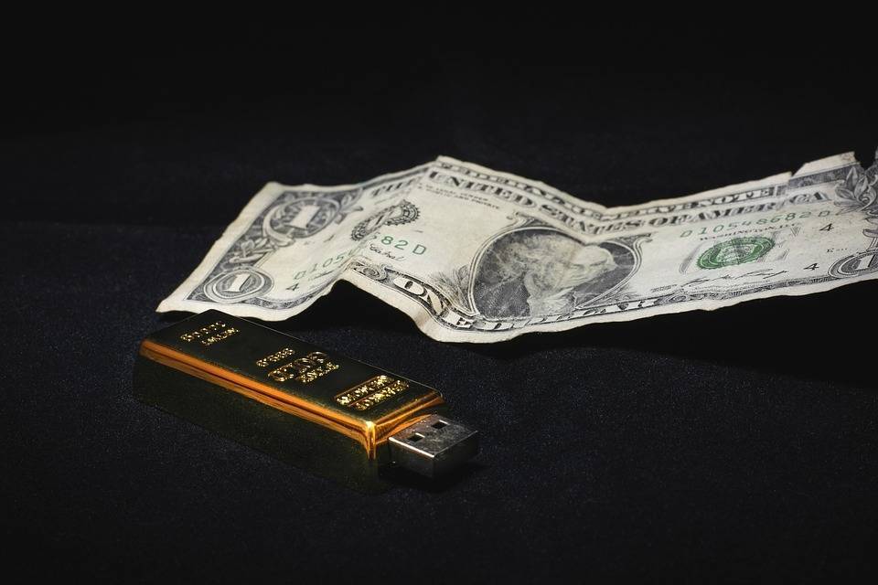 СМИ рассказали о новом оружии России и Китая против доллара, которое лучше, чем золото