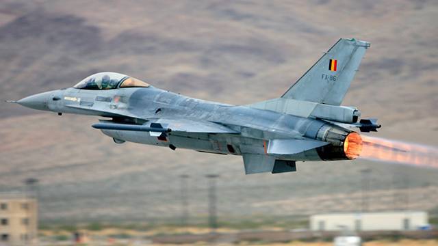 Пилота F-16 ВВС Бельгии пытались ослепить у границ Нидерландов