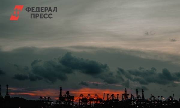 В МЧС озвучили основные версии появления едкого дыма в Омске