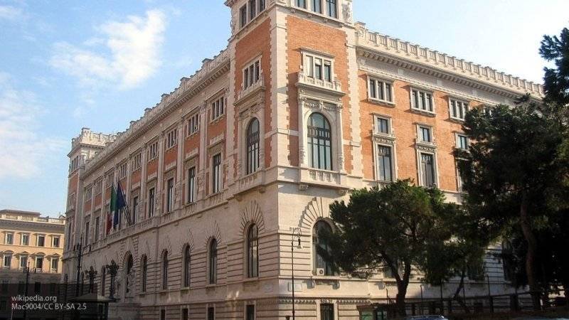 Итальянский парламент принял закон о сокращении состава депутатов на 345 человек