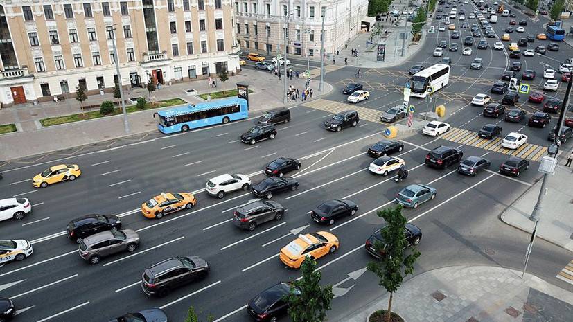 В России предложили поощрять водителей за сообщения о нарушителях ПДД