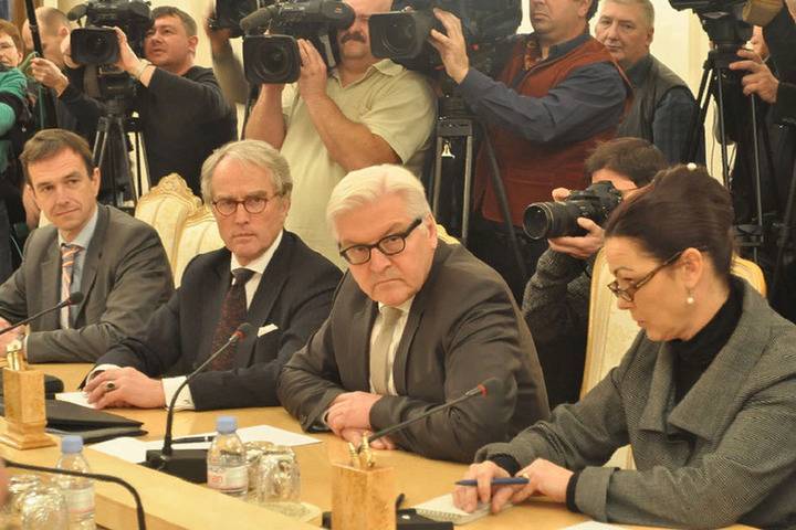 Споры на Украине по "формуле" в отношении Донбасса удивили Штайнмайера
