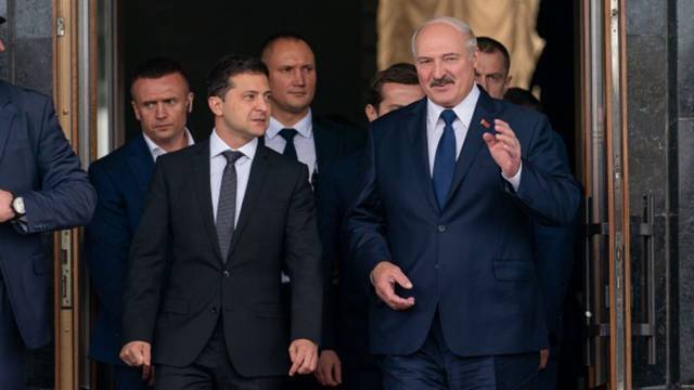 В Минске заявили о давлении на Зеленского из-за прогресса по Донбассу