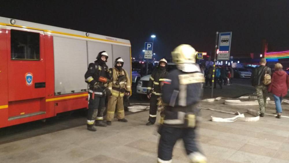 В Воркуте из горящего жилого дома самостоятельно эвакуировались десять человек