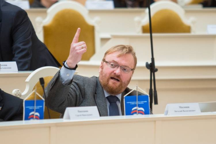 Милонов призвал Генпрокуратуру защитить российские школы от Хэллоуина