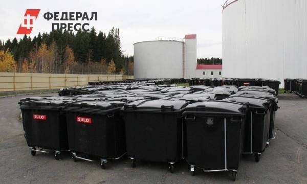 В Ханты-Мансийске после жалоб горожан поменяли старые мусорные баки