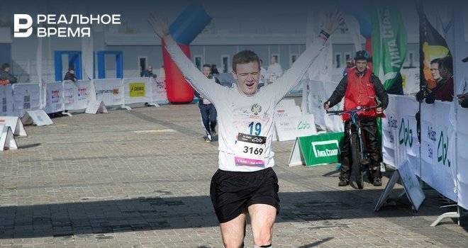 «Поздравляем, 21 километр позади!»: казанцы делятся результатами полумарафона в соцсетях