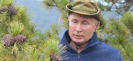 Путин поднял зарплату себе, Медведеву и силовикам