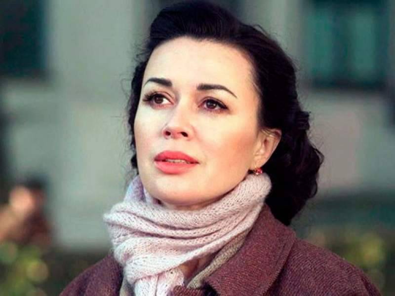 СМИ: Анастасию Заворотнюк выписали из московской больницы