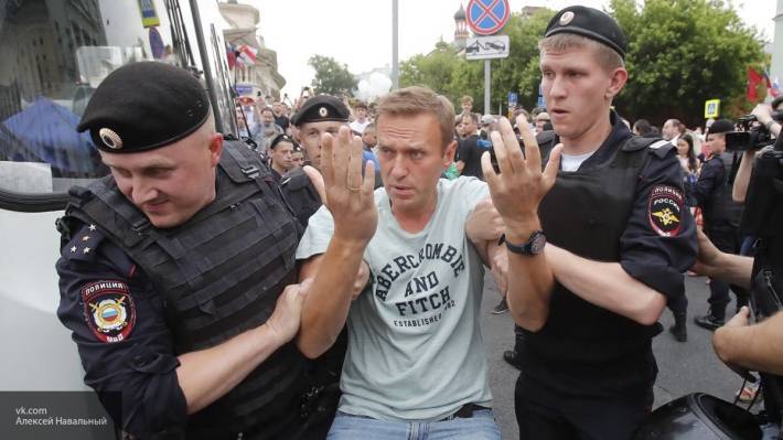 ФБК Навального попал в список иноагентов из-за связей с США — юрист