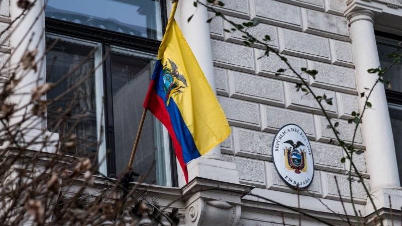 Правительство Эквадора переехало в другой город из-за протестов в столице