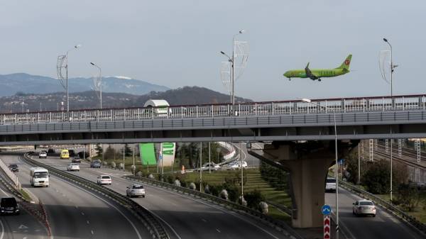 Самолет S7 экстренно сел в Омске из-за плохого самочувствия пассажира