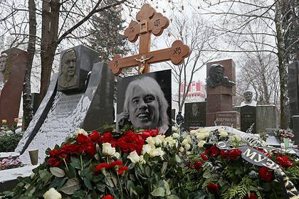 Родители Дмитрия Хворостовского продали квартиру ради памятника сыну