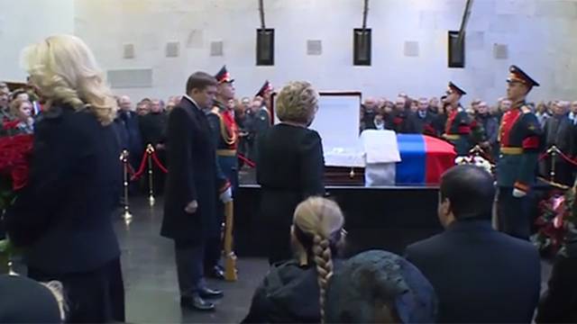 Видео: церемония прощания с вице-спикером Совфеда прошла в Москве