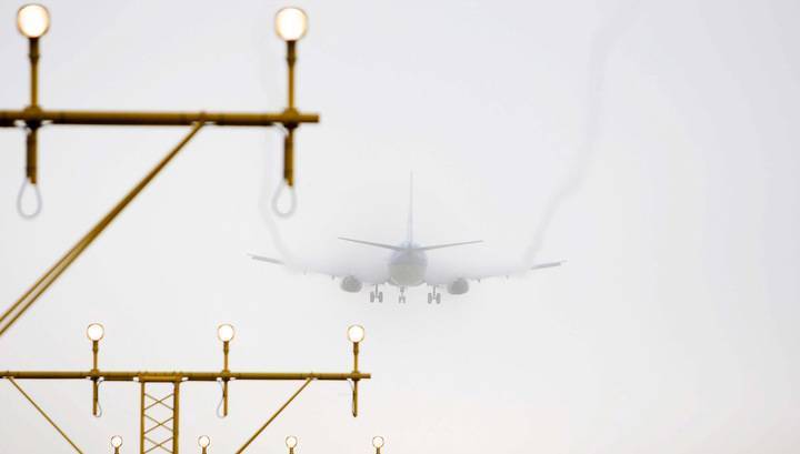 Самолет приземлился в Омске из-за умершего пассажира