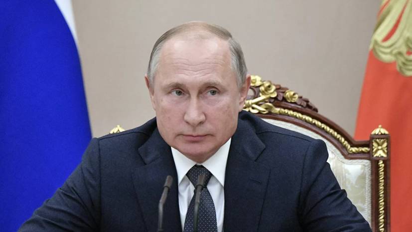 Путин: зарплата медиков должна мотивировать к эффективной работе