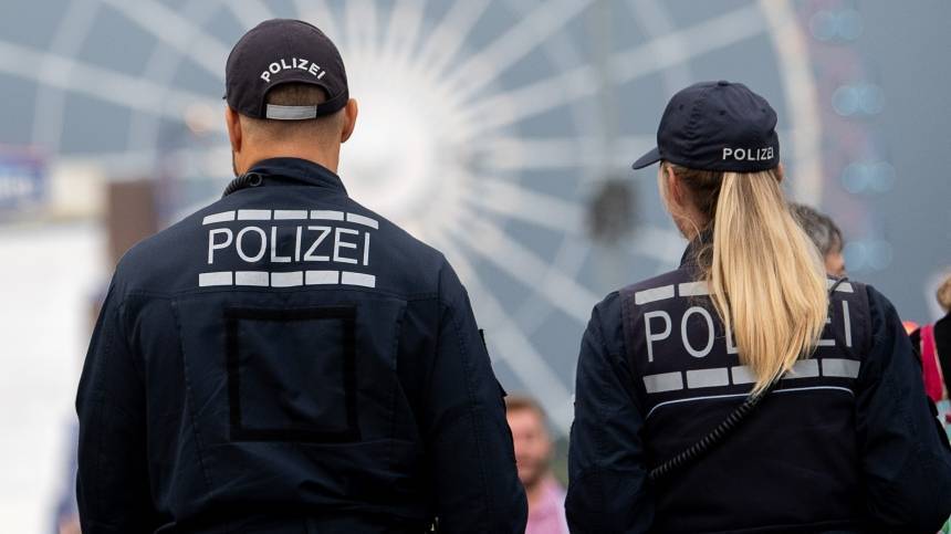 Неизвестный открыл автоматную стрельбу в немецком городе Галле