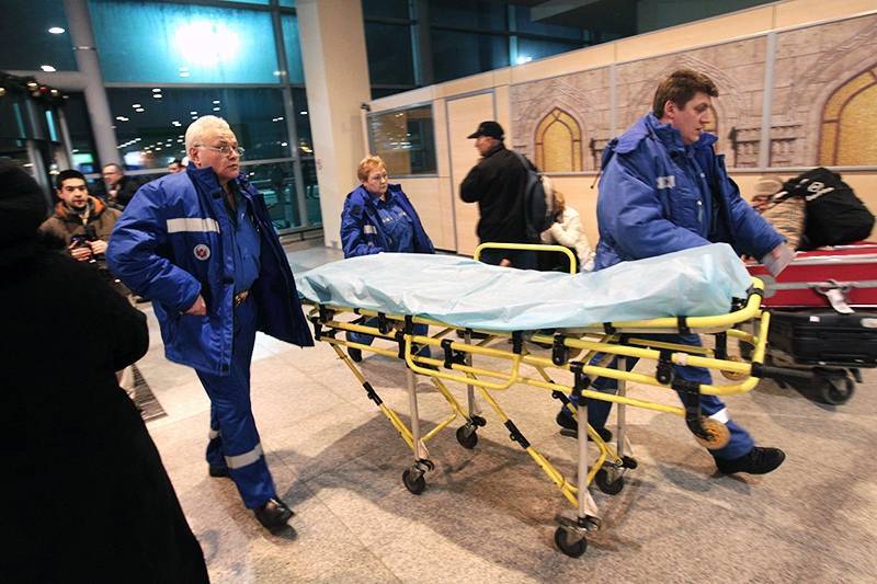 "Начал синеть": самолет экстренно сел Омске из-за смерти пассажира