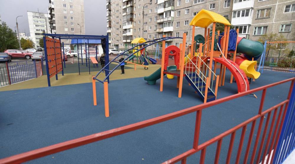 56 детских площадок, 64 мурала и освещение — Мурманская область выполняет план «100 шагов»