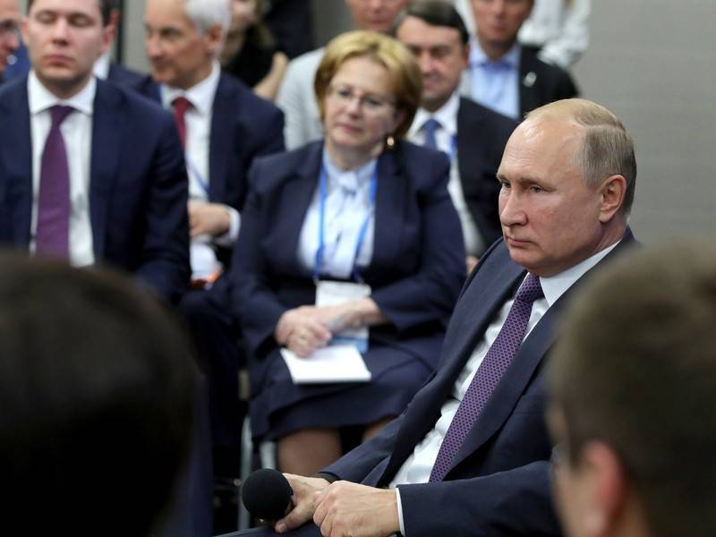 Путин призвал руководителей «разбираться с каждой задолженностью»