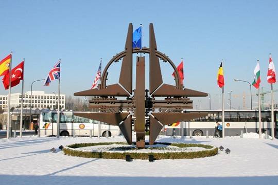 В НАТО потребовали от России «изменить поведение» и вернуть Крым
