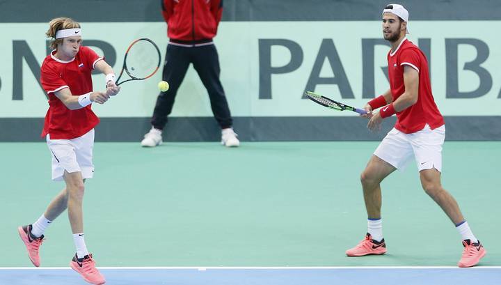 Хачанов и Рублев вышли в четвертьфинал парного турнира в Париже