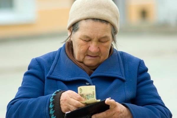Мосгордума повысила прожиточный минимум пенсионерам до 12,6 тыс. рублей