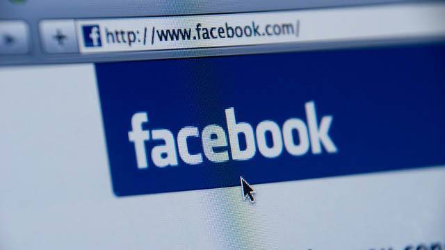 Вашингтон использует гражданство Цукерберга как рычаг давления на Facebook