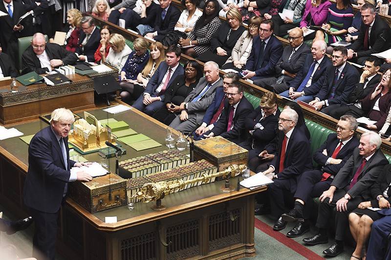 Парламент Британии проголосовал за проведение досрочных выборов