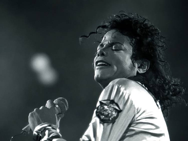 Майкл Джексон снова стал самой высокооплачиваемой умершей звездой