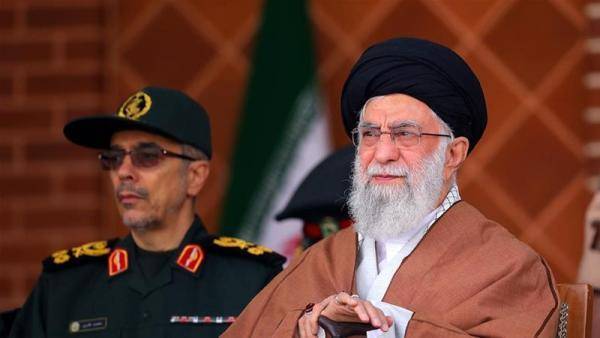 Аятолла Хаменеи: За хаосом в Ираке и Ливане стоят спецслужбы США
