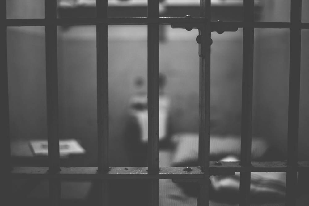 Петербуржец сядет в тюрьму на более 6 лет за пьяное избиение отца до смерти