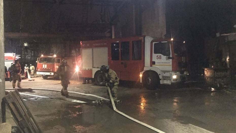 В здании Ленинградского Электромеханического завода в Петербурге произошел крупный пожар