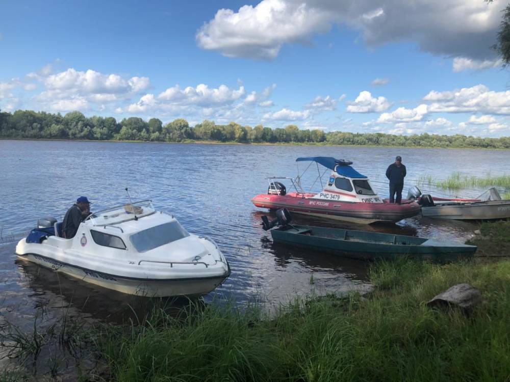 В Троицко-Печорском районе на берегу реки нашли машину с трупом пожилого мужчины