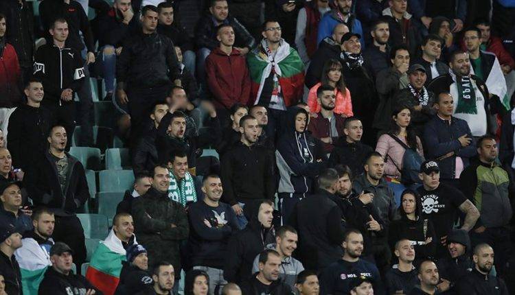 УЕФА наказал Болгарский футбольный союз игрой без зрителей за расизм фанатов