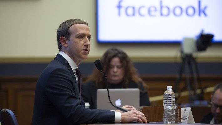 Милонов назвал Facebook инструментом продвижения интересов США