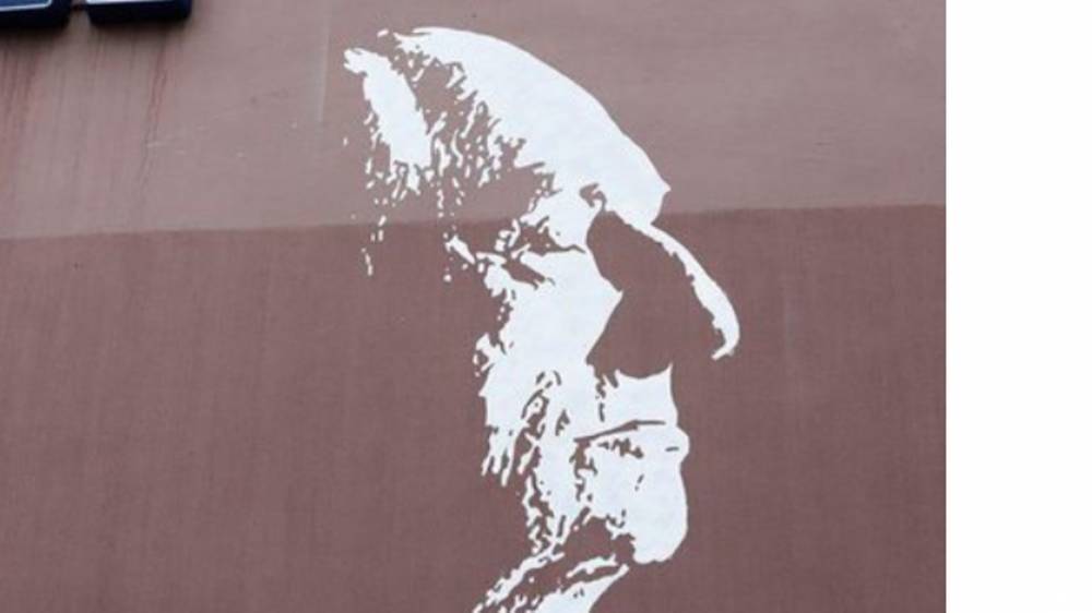 Префектура ЦАО выяснит, кто закрасил граффити с изображением Марка Захарова