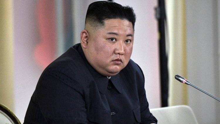 Ким Чен Ын поздравил сотрудников военно-промышленной отрасли с успешными пусками ракет