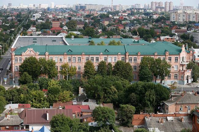 Более 900 млн рублей направлено на строительство двух школ и детсада в Краснодаре
