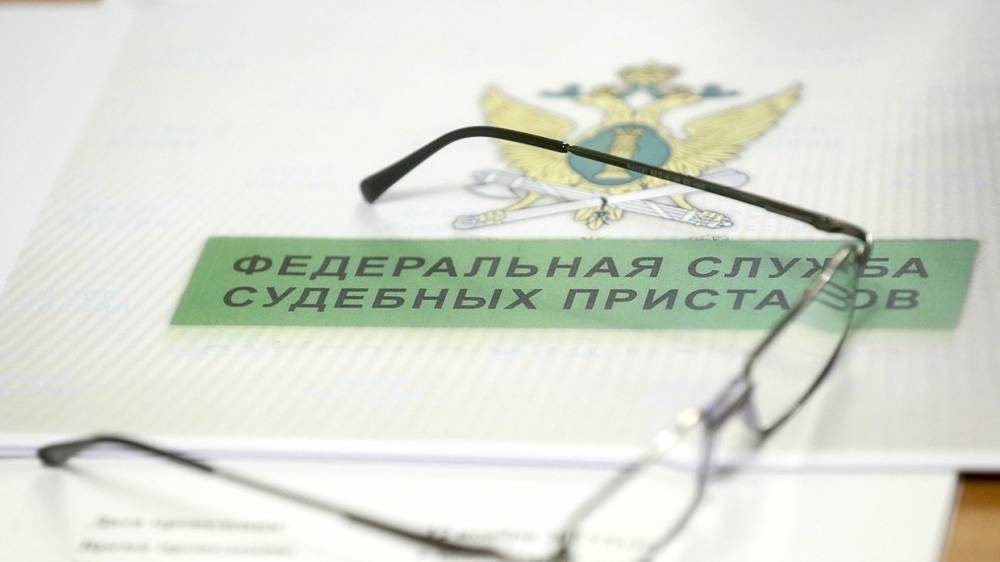 Предприниматель из Луги выплатил 324 тыс. рублей налогов после визита пристава