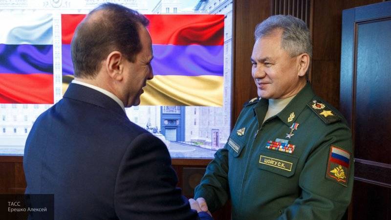 Эксперт назвал визит Шойгу в Армению и на базу в Гюмри важным для безопасности стран ОДКБ